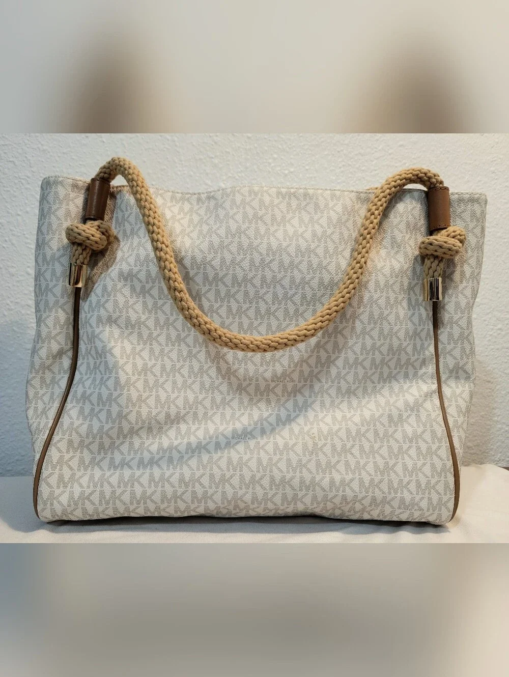 FLASH SALE Michael Kors Isla Large Grab Tote Bag - Picture 2 of 7